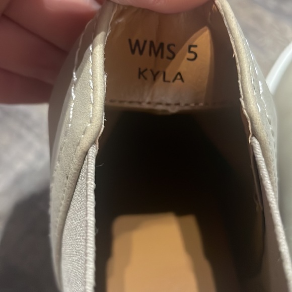 Brand new sneakers - Picture 5 of 5